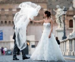 Fotografia in stile reportage degli sposi