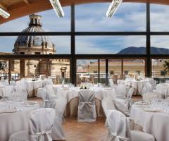 Maestosa sala ricevimenti del Centrale Palace Hotel