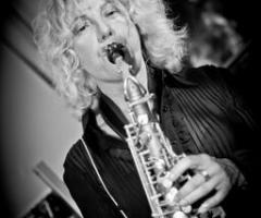Sax Blond Letizia Brunetti - La passione per il sax