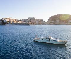 Ristorante Bravo Charlie - La barca con il drone