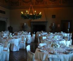 Allestimento del ricevimento di nozze