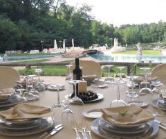 Valle Giulia - L'allestimento dei tavoli all'esterno