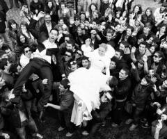 Sposi - Tuffo in una scolaresca