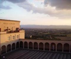 Esterno dell'Hotel per ricevimenti di matrimonio Subasio ad Assisi