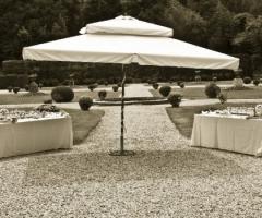 Ricevimento di matrimonio all'aperto