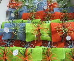 Busta in juta con croce Tao per la comunione