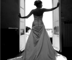 La sposa mentre sfoggia il suo abito - Wedding planner a Genova