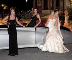 Abito da sposa avorio con dettagli rosa