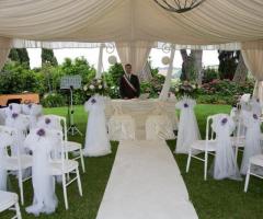 Cerimonia di matrimonio in giardino
