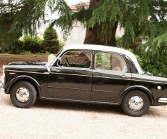 Noleggio auto a Torino - Fiat 1100 bicolore del 1958