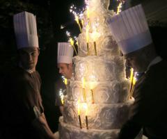 T’a Milano Catering & Banqueting - Entrata spettacolare della torta nuziale