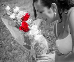 Sposa con bouquet