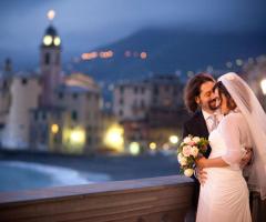 Foto sposi lungo fiume