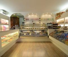 Nobilita di Aggio Silvia - L'interno del negozio
