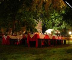 Allestimento del matrimonio in giardino