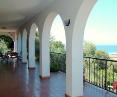 Portico con vista sul mare