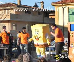 Esibizione del gruppo Bee Smile in occasione di un evento