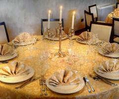 Baglio Rakali - Mise en place nella sala interna della villa