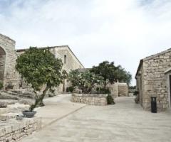 Esterno del borgo per ricevimento di matrimonio presso l'Agriturismo Borgo Alveria