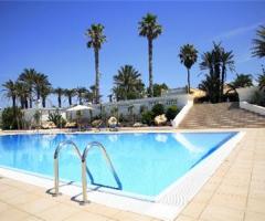 Piscina del resort Disìo