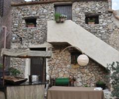 Caratteristica parete in pietra