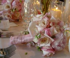 allestimento tavoli personalizzato