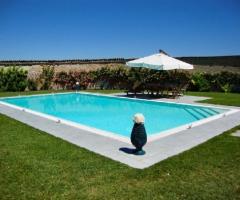 Matrimonio a bordo piscina