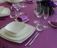 Mise en place lilla per il matrimonio