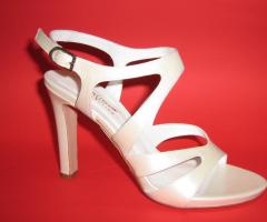 sandalo 
capretto perlato
tacco 12