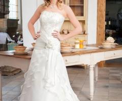 Organza e pizzo ricamato a mano - Centrospose M&G