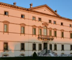 Villa Vecelli Cavriani - Facciata esterna parco