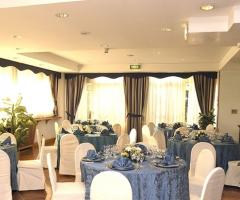 Sala ristorante per i banchetti di nozze