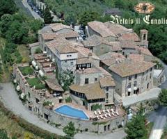 Panoramica del borgo storico Relais Il Canalicchio (Perugia)
