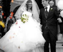 Foto degli sposi all'uscita dalla chiesa