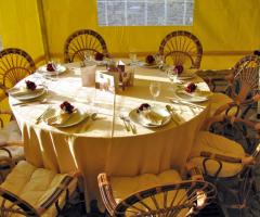 Locanda delle Storie - Tavola imbandita negli interni della Locanda il Vicariato