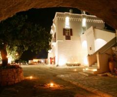 Masseria Torre Coccaro - Vista notturna della location di nozze