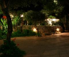 Spazi verdi ed atmosfera serale suggestiva