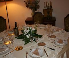 Tavolo allestito per matrimonio