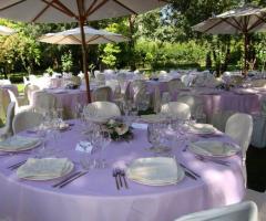 Tavoli per gli invitati al matrimonio