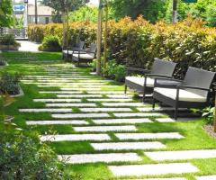 Giardino d'ingresso al ristorante