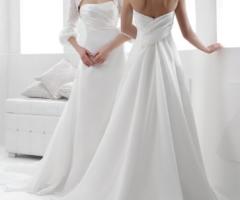 Abito da sposa dall'affascinante linea classica