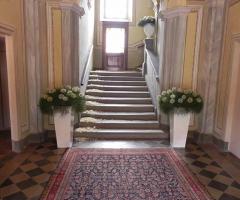 scalinata per la discesa degli sposi