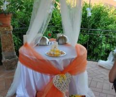 Allestimento esterno per il taglio della tora nuziale