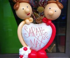 Sposi di palloncini con cuori