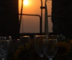 Tra i merli della fortezza al tramonto