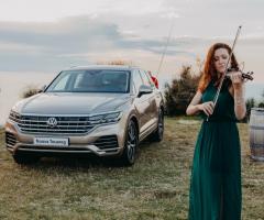 Eleonora Montagnana violinista - L'inaugurazione nuova Tuareg