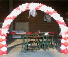 Il Punto Esclamativo - Arco di palloncini per il matrimonio