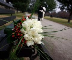 Foto del bouquet di tulipani bianchi della sposa