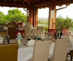 La veranda allestita per il matrimonio