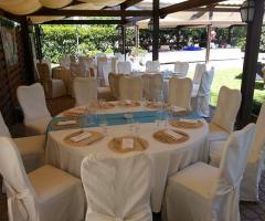 Hotel Aris Garden - Il tavolo standard nel gazebo in giardino